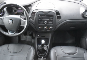 Подержанный автомобиль Renault Kaptur 2018 года (12 фото)