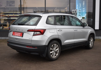 Подержанный автомобиль Skoda Karoq 2020 года (5 фото)