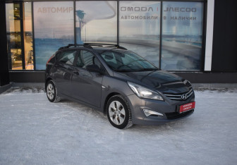 Подержанный автомобиль Hyundai Solaris Hatchback 2015 года (3 фото)