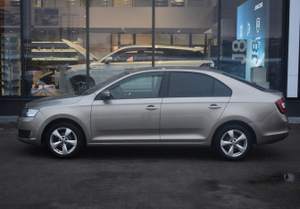Подержанный автомобиль Skoda Rapid Liftback 2019 года (8 фото)