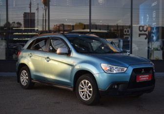 Подержанный автомобиль Mitsubishi ASX 2011 года (3 фото)