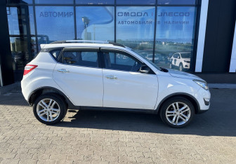 Подержанный автомобиль Changan CS35 2017 года (4 фото)