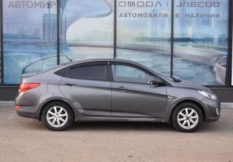 Подержанный автомобиль Hyundai Solaris Sedan 2013 года (4 фото)