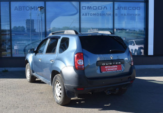 Подержанный автомобиль Renault Duster 2013 года (7 фото)