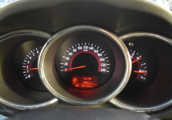 Подержанный автомобиль Kia Sorento 2011 года (16 фото)