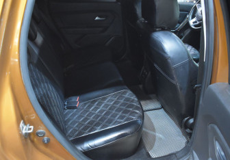 Подержанный автомобиль Renault Duster 2021 года (11 фото)