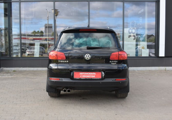 Подержанный автомобиль Volkswagen Tiguan 2011 года (6 фото)