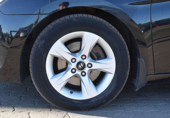 Подержанный автомобиль Hyundai i40 Sedan 2013 года (9 фото)