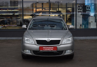Подержанный автомобиль Skoda Octavia Liftback 2011 года (2 фото)