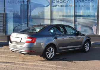 Подержанный автомобиль Skoda Octavia Liftback 2018 года (5 фото)