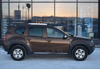 Подержанный автомобиль Renault Duster 2013 года (4 фото)