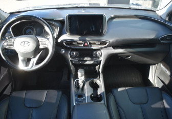 Подержанный автомобиль Hyundai Santa Fe 2019 года (12 фото)