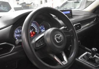 Подержанный автомобиль Mazda CX-5 2018 года (13 фото)
