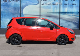 Подержанный автомобиль Opel Meriva 2014 года (4 фото)
