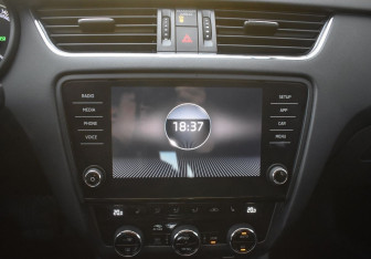 Подержанный автомобиль Skoda Octavia Liftback 2018 года (14 фото)