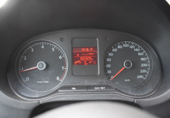Подержанный автомобиль Volkswagen Polo Sedan 2014 года (13 фото)