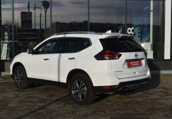 Подержанный автомобиль Nissan X-Trail 2021 года (7 фото)