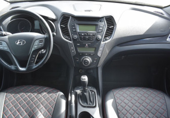 Подержанный автомобиль Hyundai Santa Fe 2013 года (12 фото)
