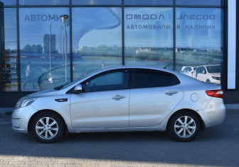Подержанный автомобиль Kia Rio Sedan 2012 года (8 фото)