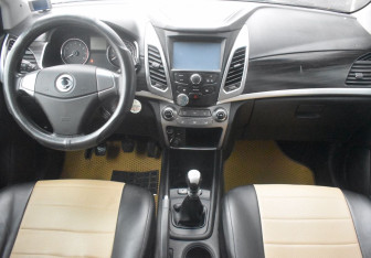 Подержанный автомобиль SsangYong Actyon 2013 года (12 фото)
