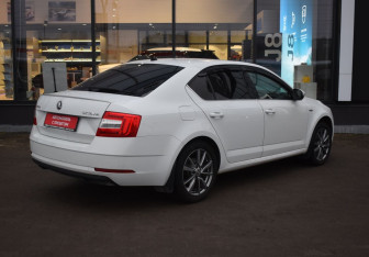 Подержанный автомобиль Skoda Octavia Liftback 2020 года (5 фото)